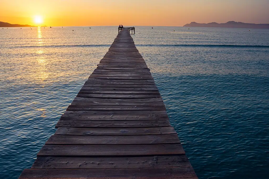 Pantalán en la playa de Muro, Alcúdia (Mallorca).