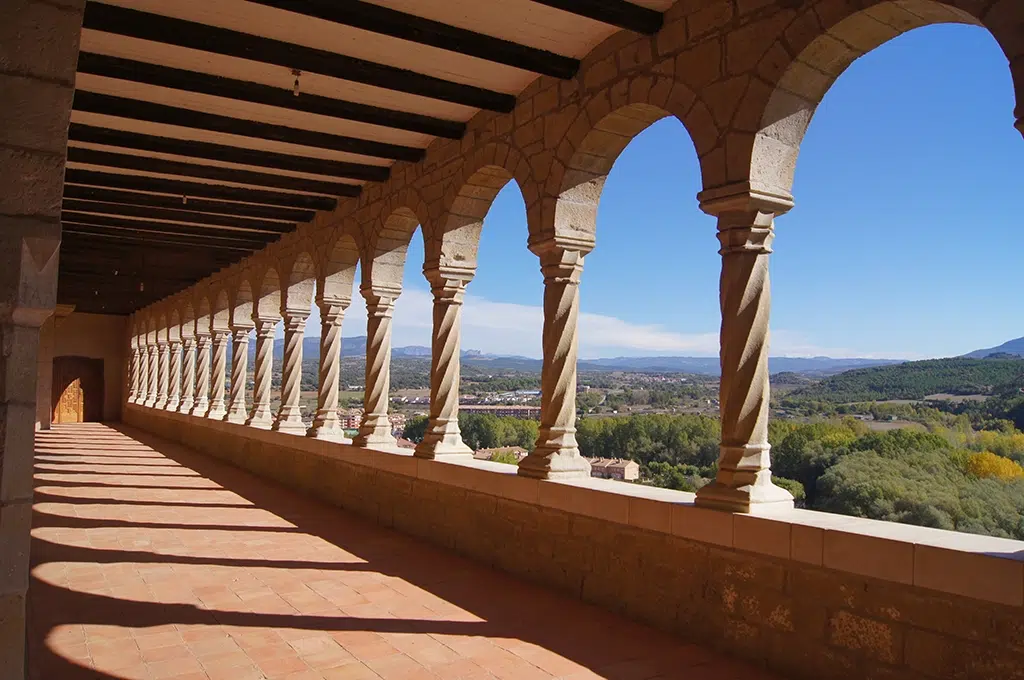 Vistas desde el claustro de la Basílica de la Virgen de la Peña, en Graus (Huesca).