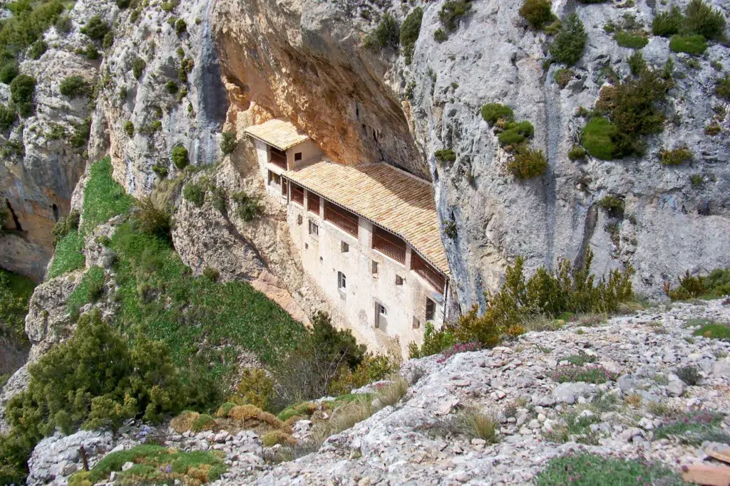 Ermita de la Virgen de la Peña de Aniés. Por Hlne.