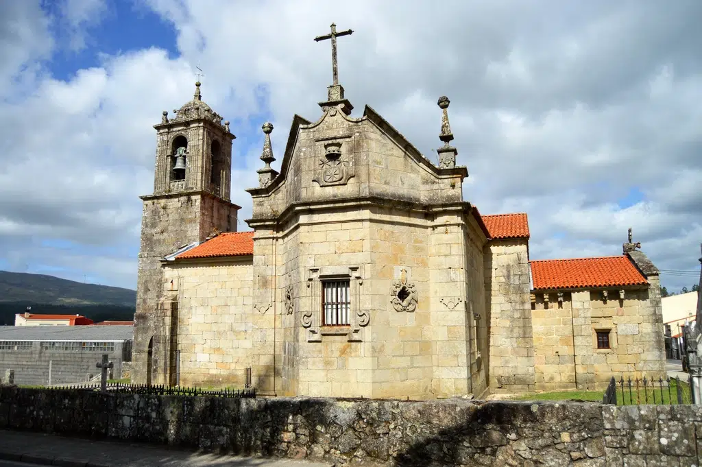 Iglesia de Santa María de Caldas de Reis. Por joserpizarro
