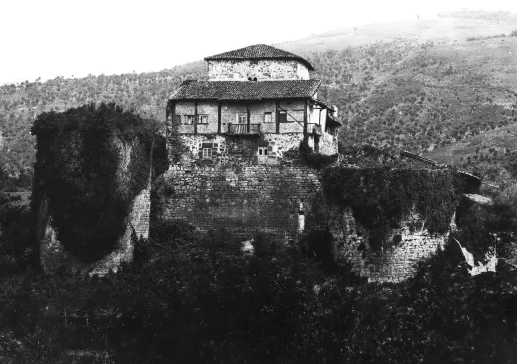 La primitiva casa-torre de Butrón, en 1878