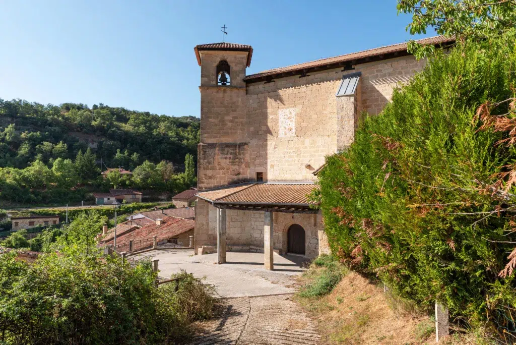 Iglesia de San Esteban, en Korres. Por Néstor MN.
