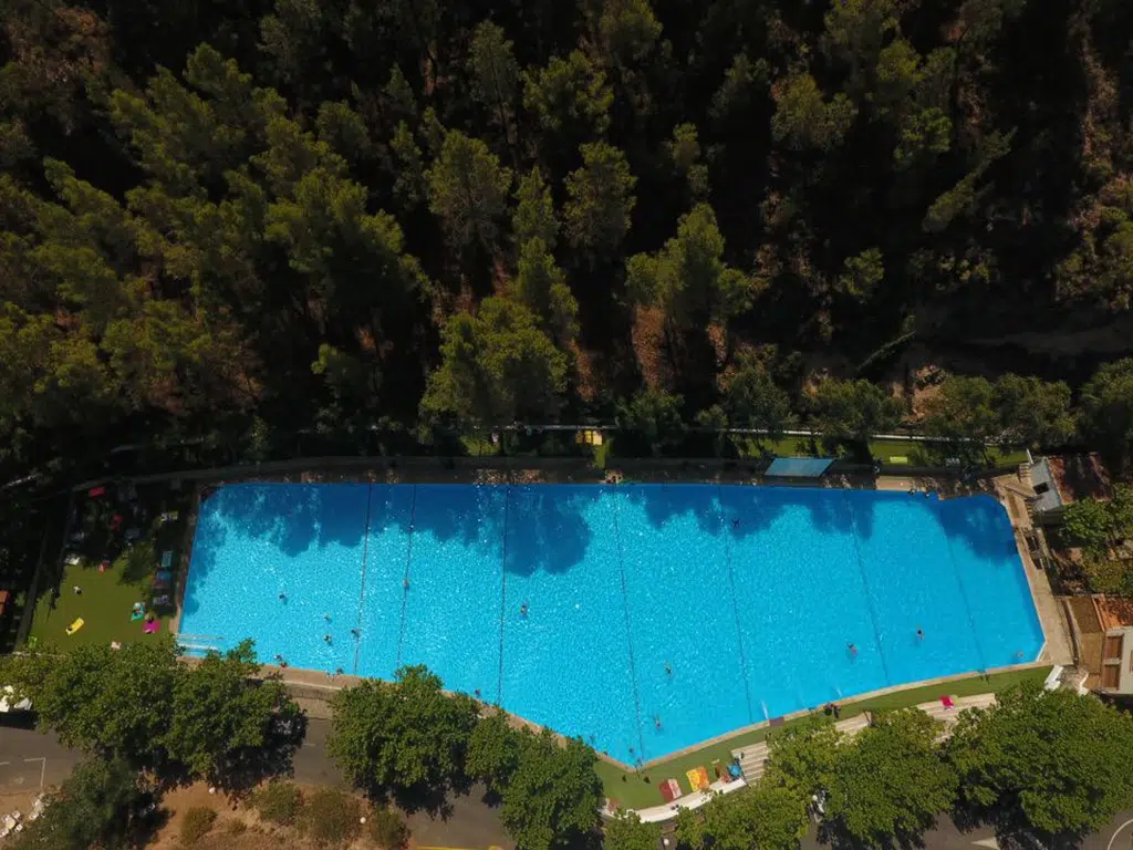 La piscina de Amurjo, en Orcera (Jaén), está en un paraje natural impresionante.