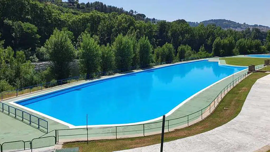 Piscina municipal de Oira, en Ourense.