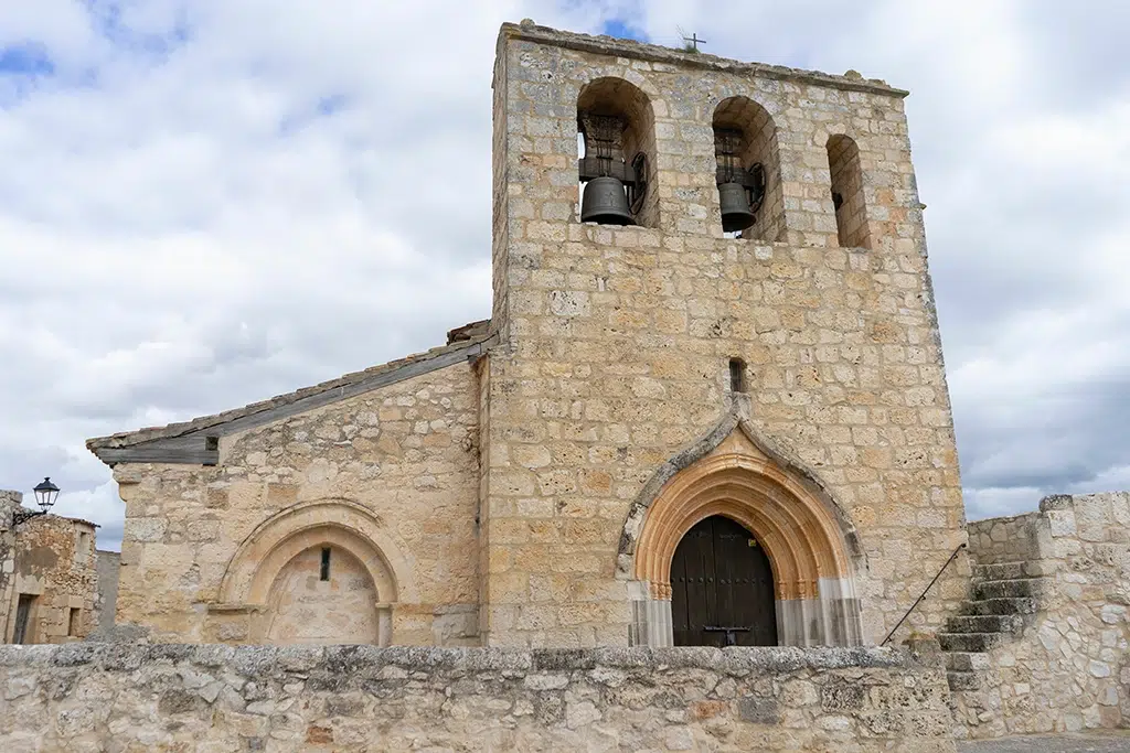 Iglesia de San Miguel, en Haza (Burgos).