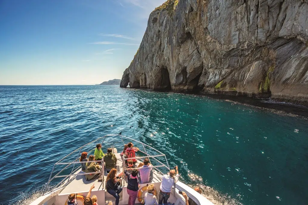 Grupo de personas en un barco