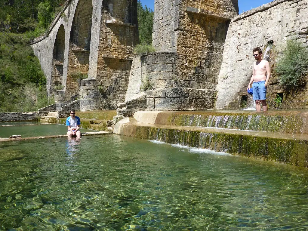 Piscina natural de la Garcipollera, en Castiello de Jaca (Huesca).
