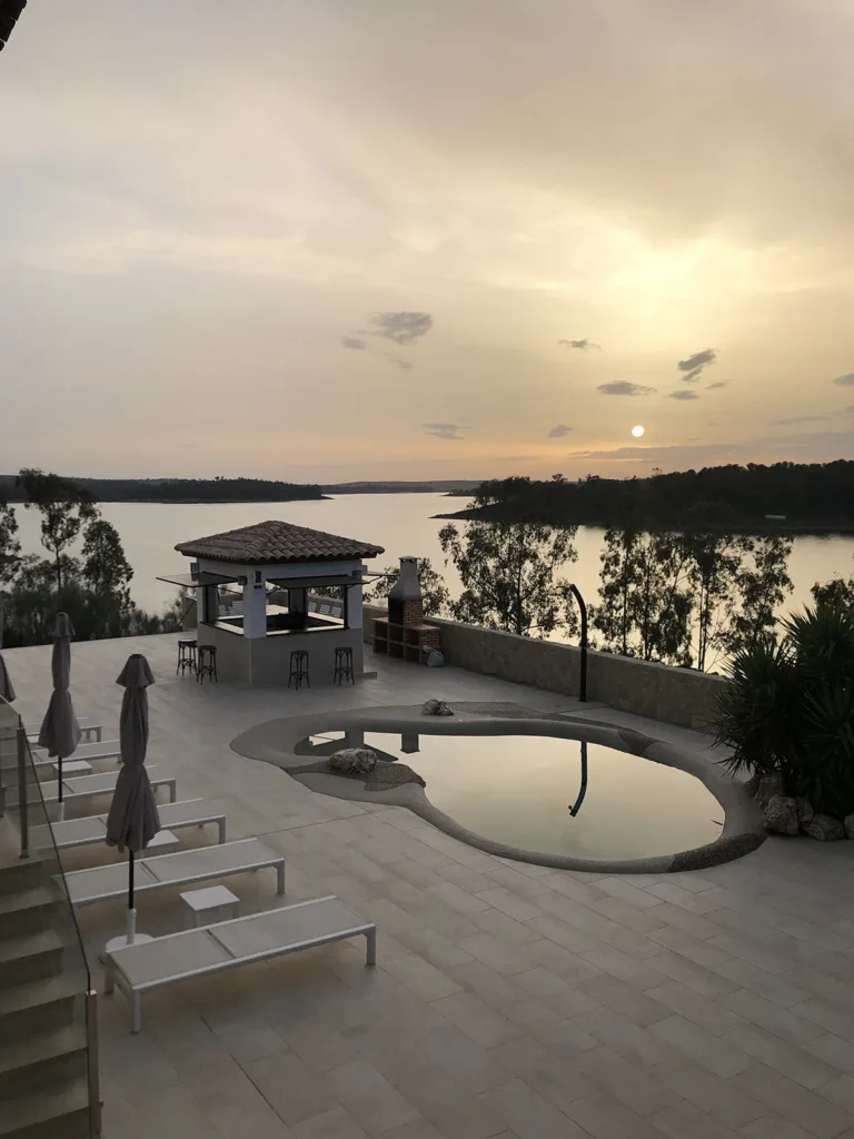 Casas rurales con piscina de arena: Encantos de Orellana (Badajoz).