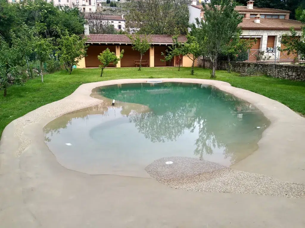 Casas rurales con piscina de arena: La Laguna del Valle (Castroserna de Abajo, Segovia).