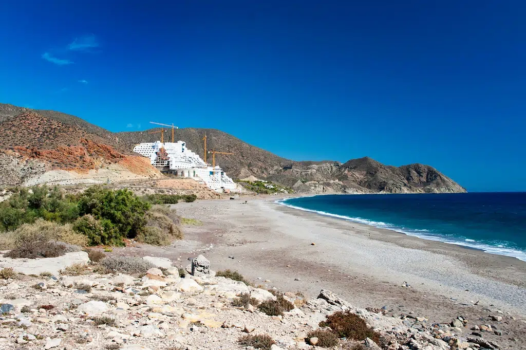 Playa del Algarrobico, en Carboneras (Almería). Por Fotomicar