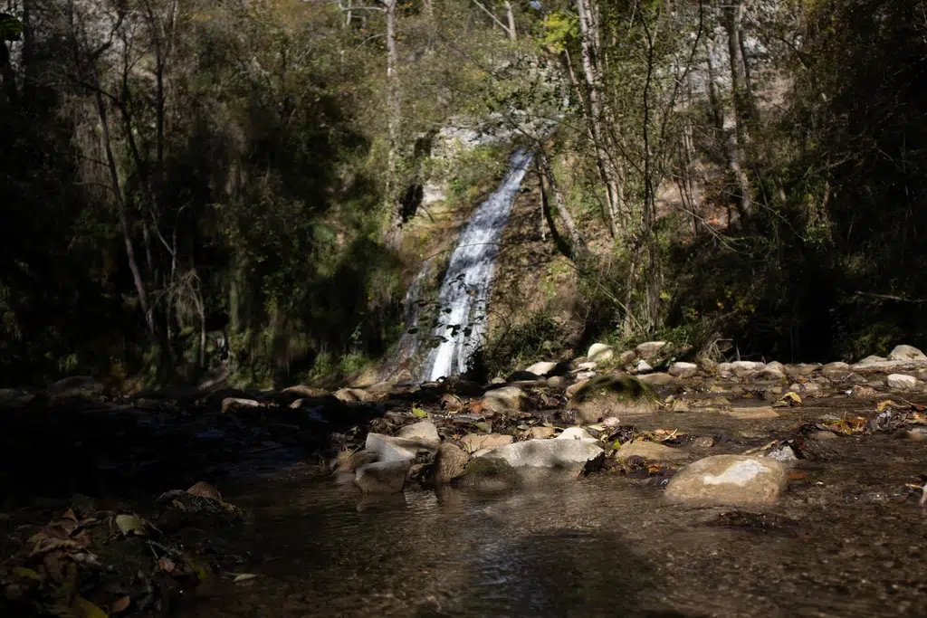 Cascada de la Malatosca, en Girona. Por this is Leitzaa
