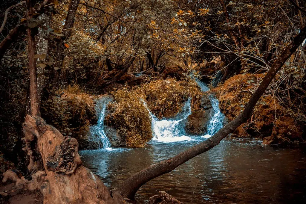 Cascadas del Huéznar (Sevilla) en otoño.