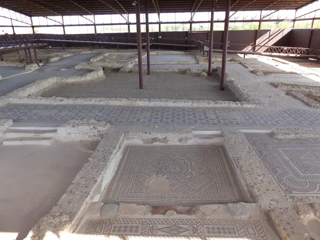 El Parque Arqueológico de Carranque reúne un impresionante conjunto de mosaicos romanos.