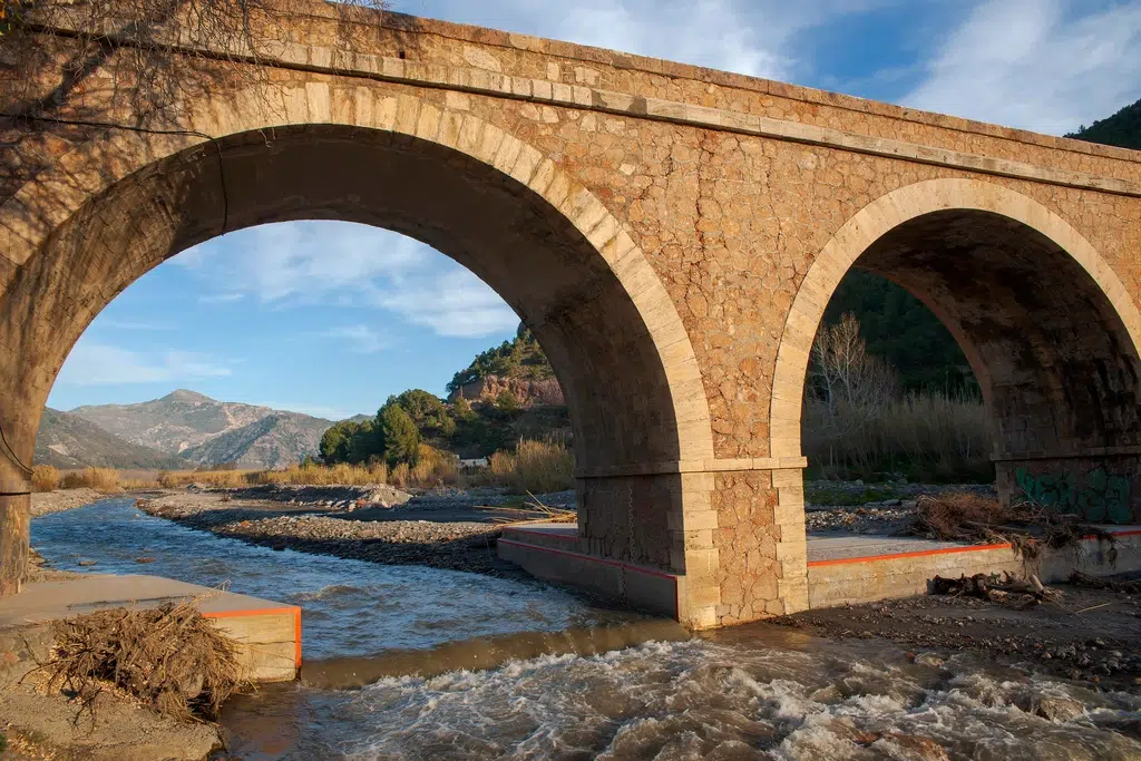 El río Guadalfeo, a su paso por el municipio de Órgiva (Granada). Por Antonio ciero