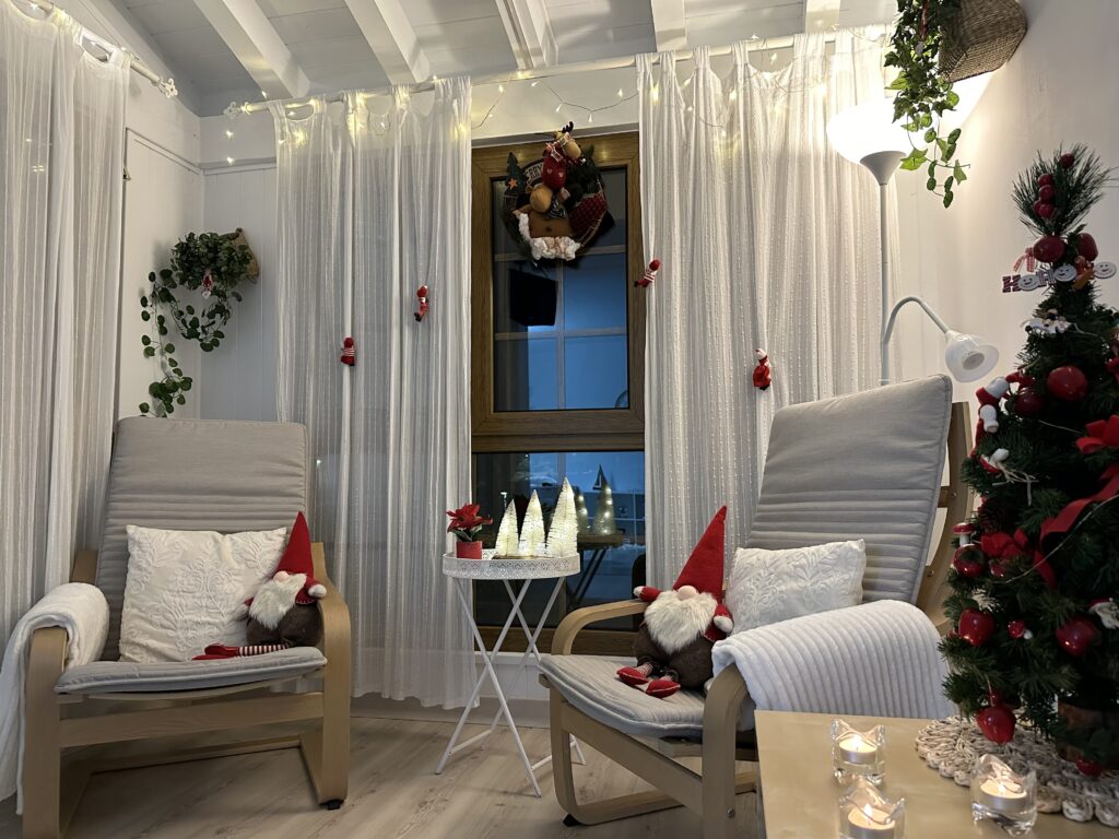 Casas rurales decoradas por Navidad: Las Camelias de Somo, en Somo (Cantabria).