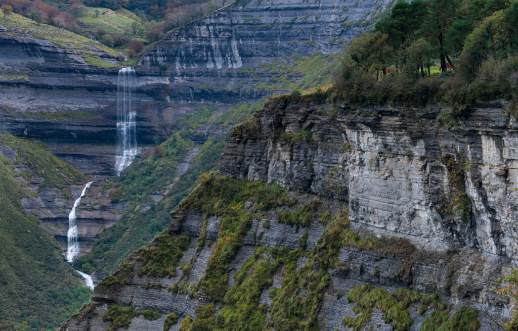Cascada de San Miguel en el Valle de Losa (Burgos). Por JUAN CARLOS MUNOZ