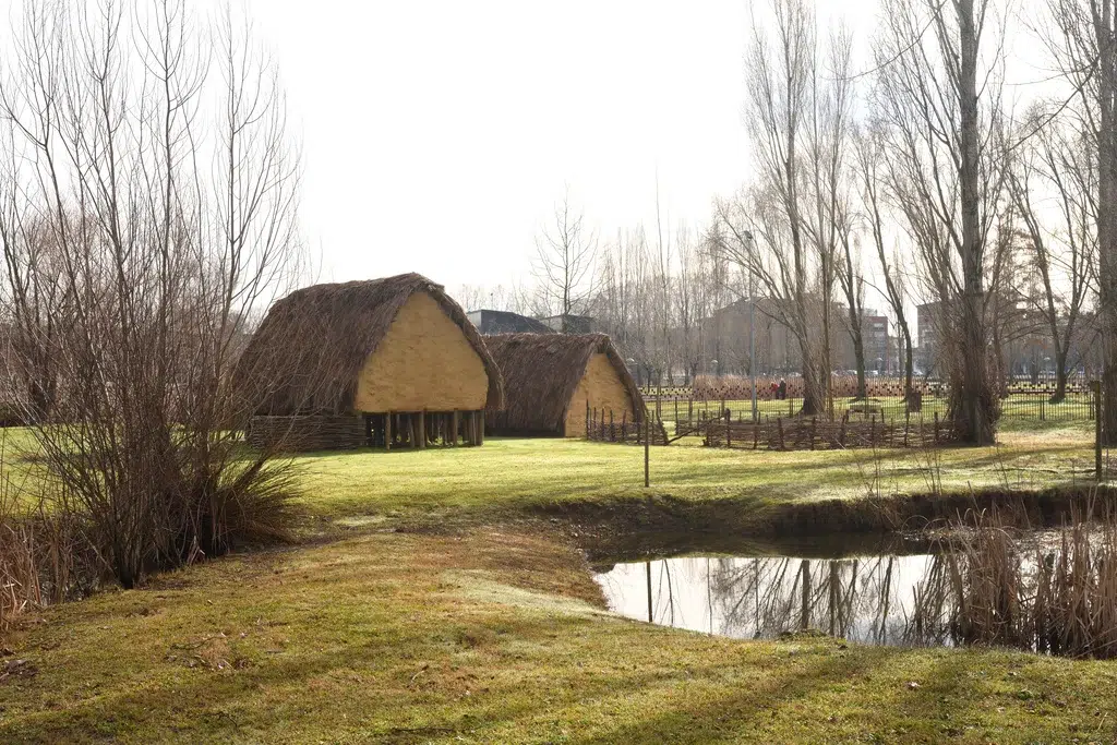 Parque neolítico de la Draga de Banyoles. Por Curto