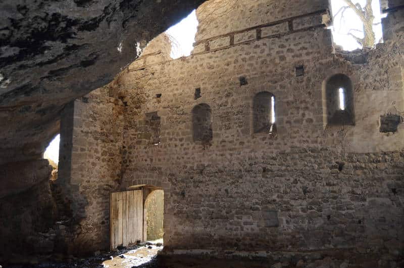 El castillo de Castañares de las Cuevas, visto desde el interior.