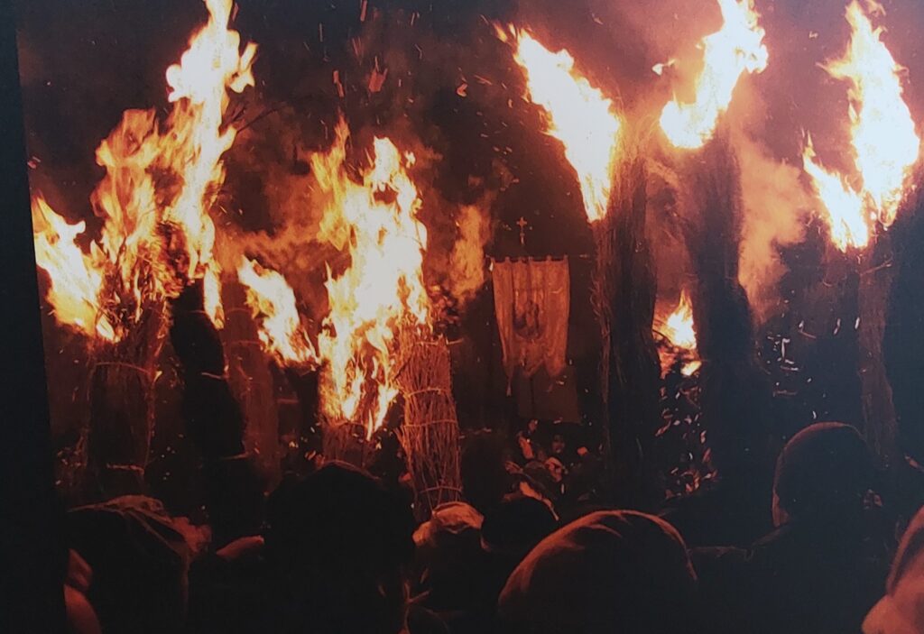 Procesión de los escobazos de Jarandilla de la Vera. Por Museo Los Escobazos. Jarandilla de la Vera