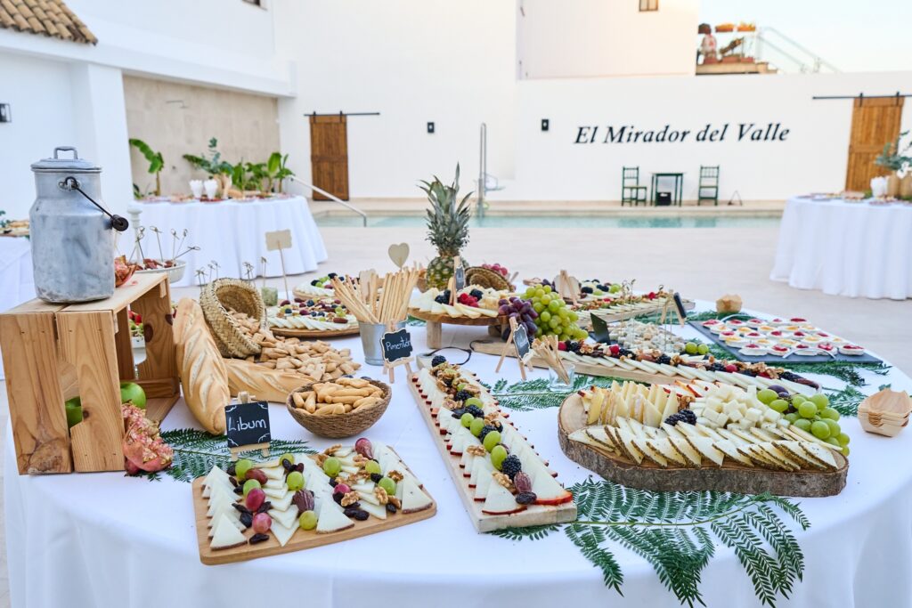 Mesa puesta en El mirador del valle, en Jerez de la Frontera (Cádiz)