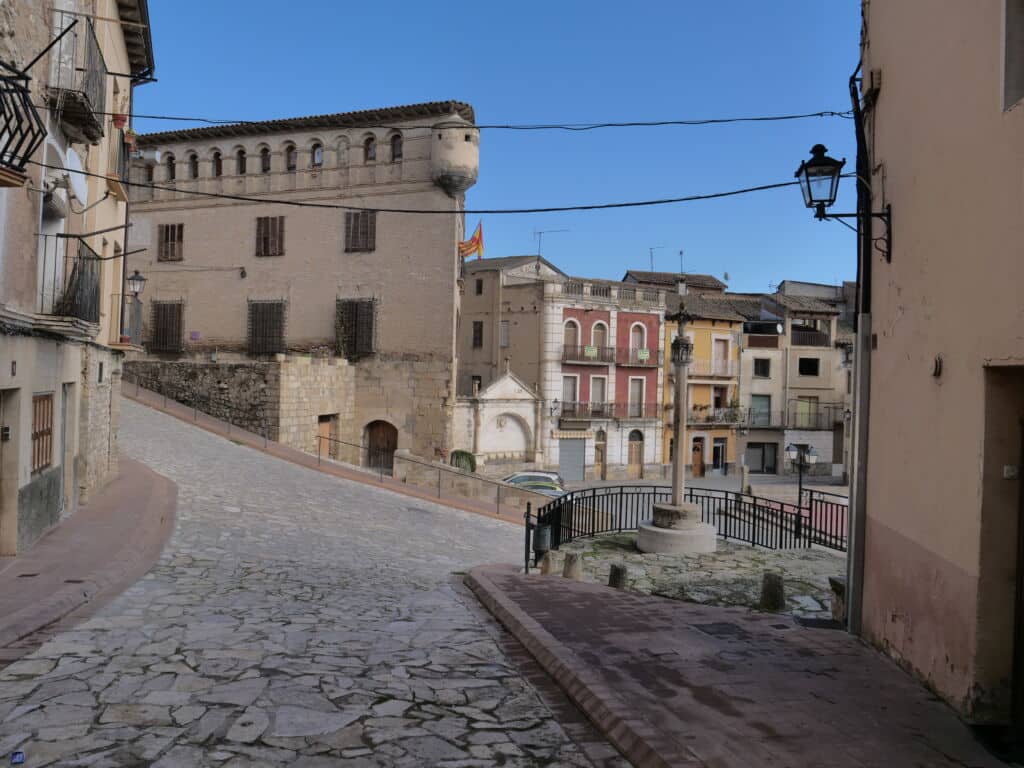 Pueblo de Fonz, en Huesca. Por VEOy.com