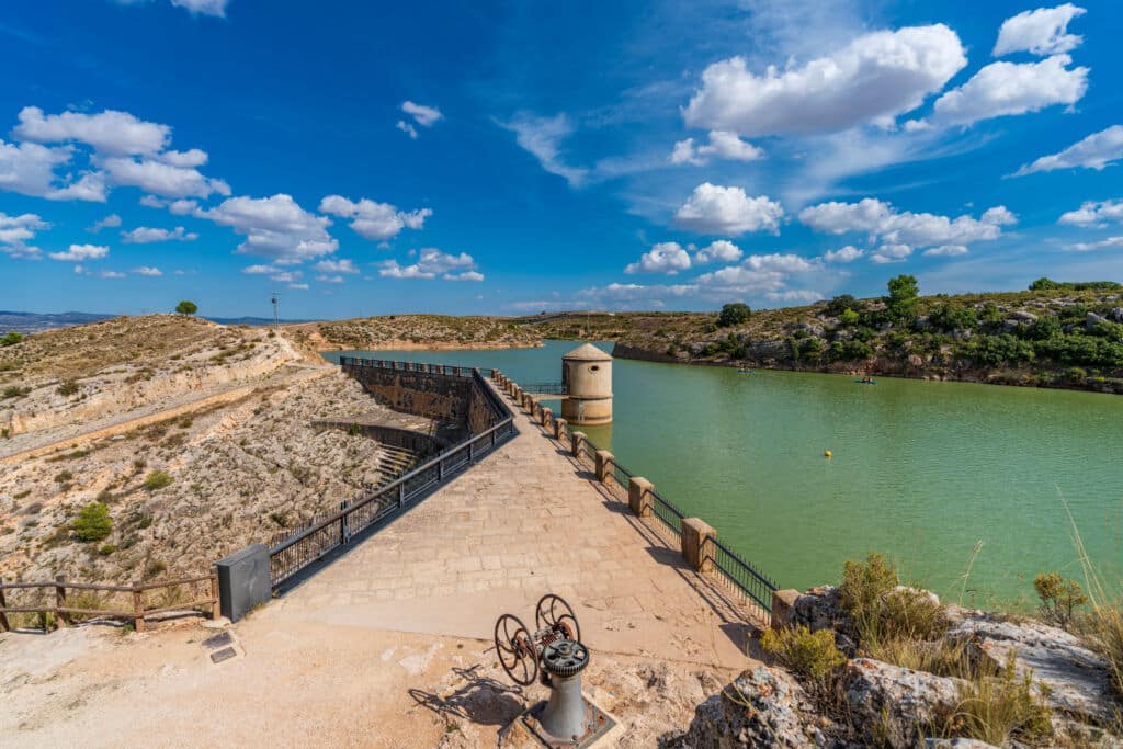 El embalse de Almansa (Albacete). Por F.C.G.