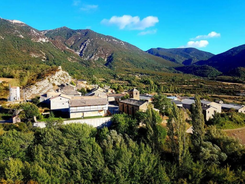 Vista panorámica de Bentué de Rasal (Arguis, Huesca). Por Wikimarkmark - Trabajo propio, CC BY-SA 4.0, https://commons.wikimedia.org/w/index.php?curid=74343273
