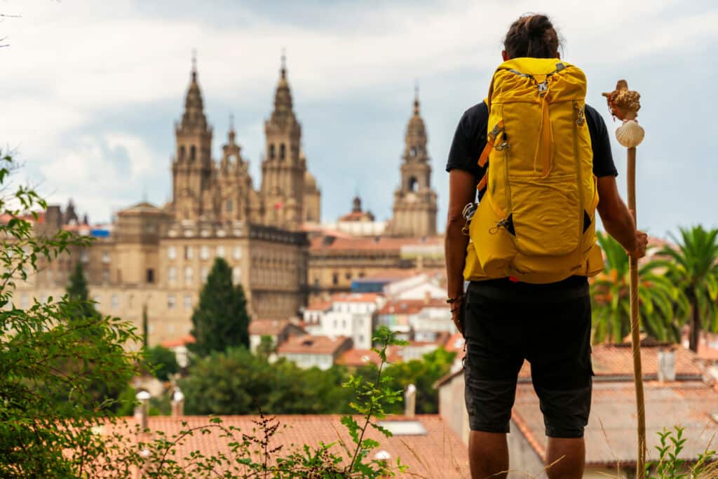 Un peregrino a punto de llegar a Santiago de Compostela (A Coruña).