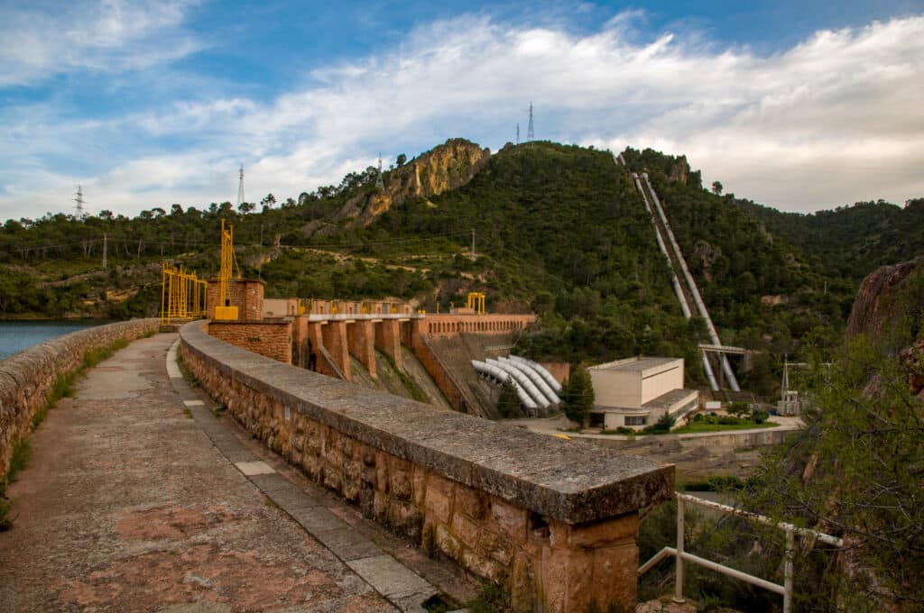 Presa del embalse de Bolarque (Guadalajara). Por Jose Antonio