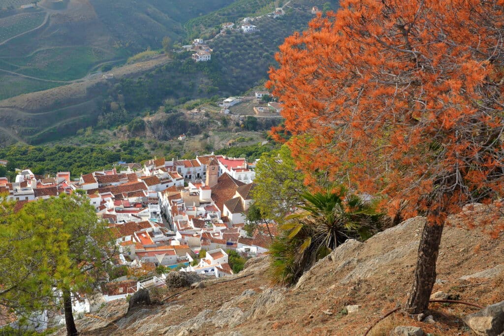 Vista del pueblo de Frigiliana (Málaga) desde las ruinas del castillo. Por Christophe Cappelli