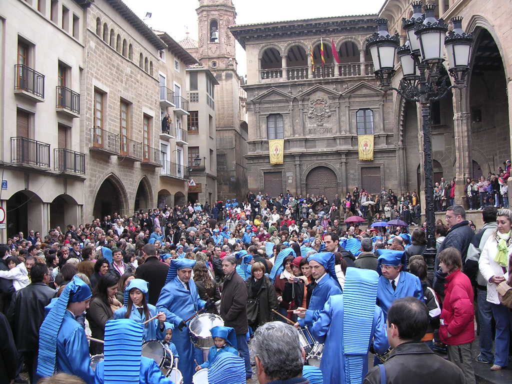 Tambores de Semana Santa en Alcañiz. Por Delfí Roca.