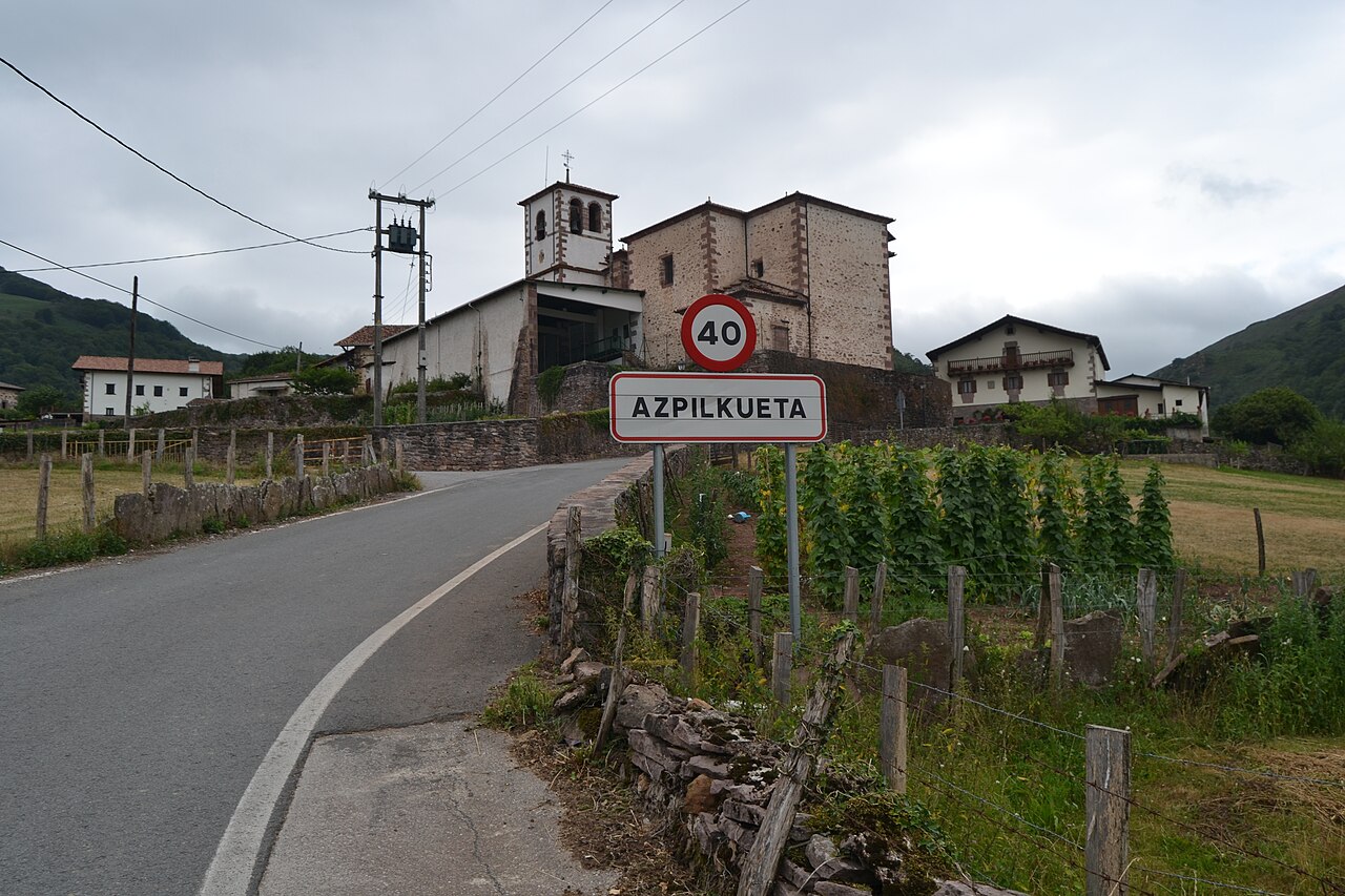 Entrada a Azpilkueta (Navarra).