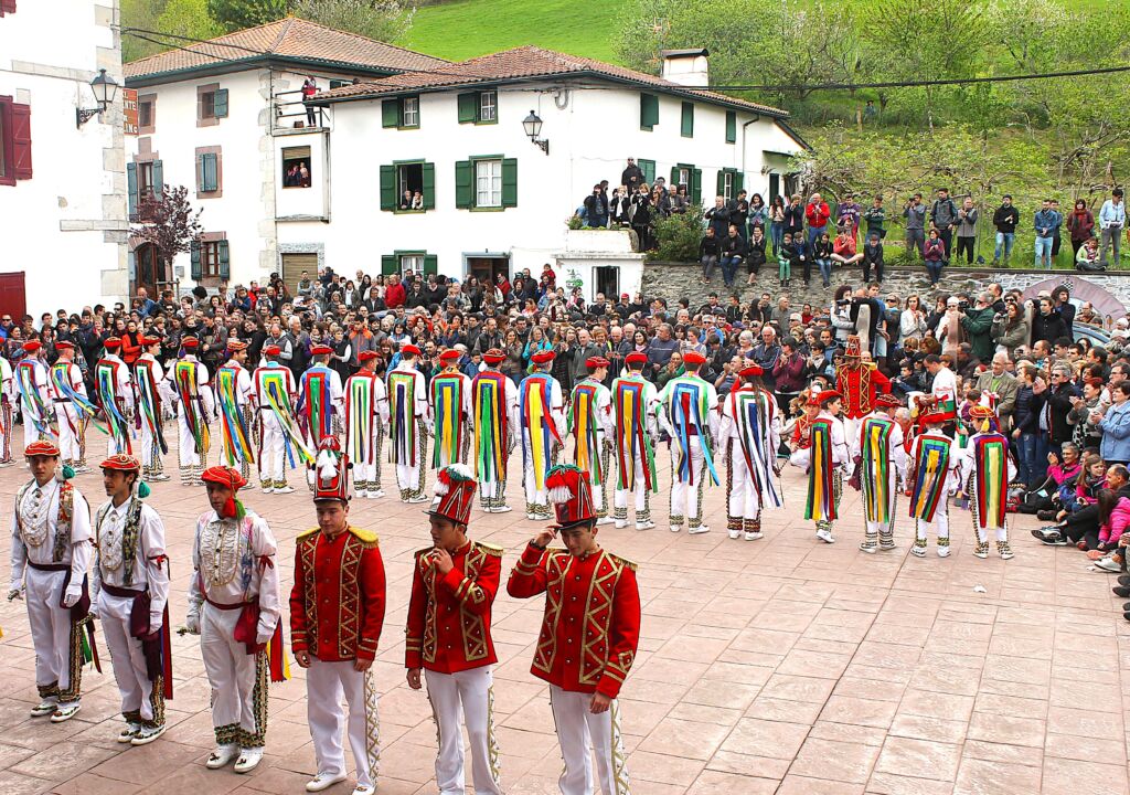 Bolantes en Luzaide/Valcarlos. Por dantzan