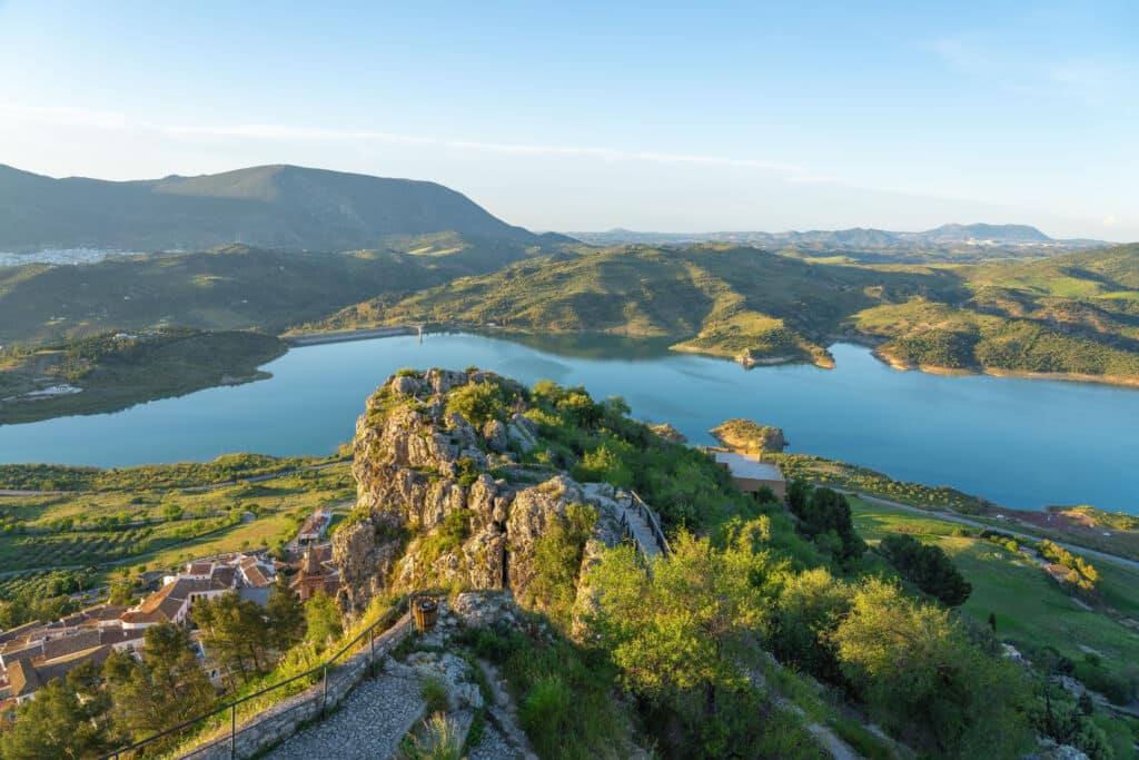 Embalse de Zahara-El Gastor, en Zahara de la Sierra. Por diegograndi