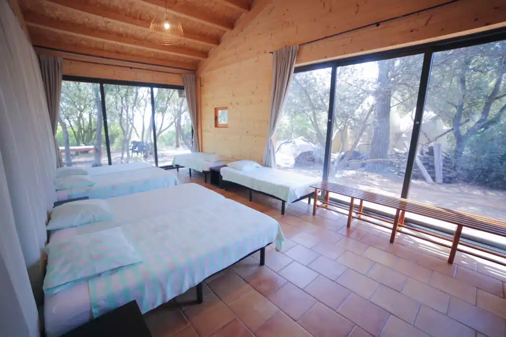 Uno de los interiores de ka casa El Bosc d’Ali Baba.