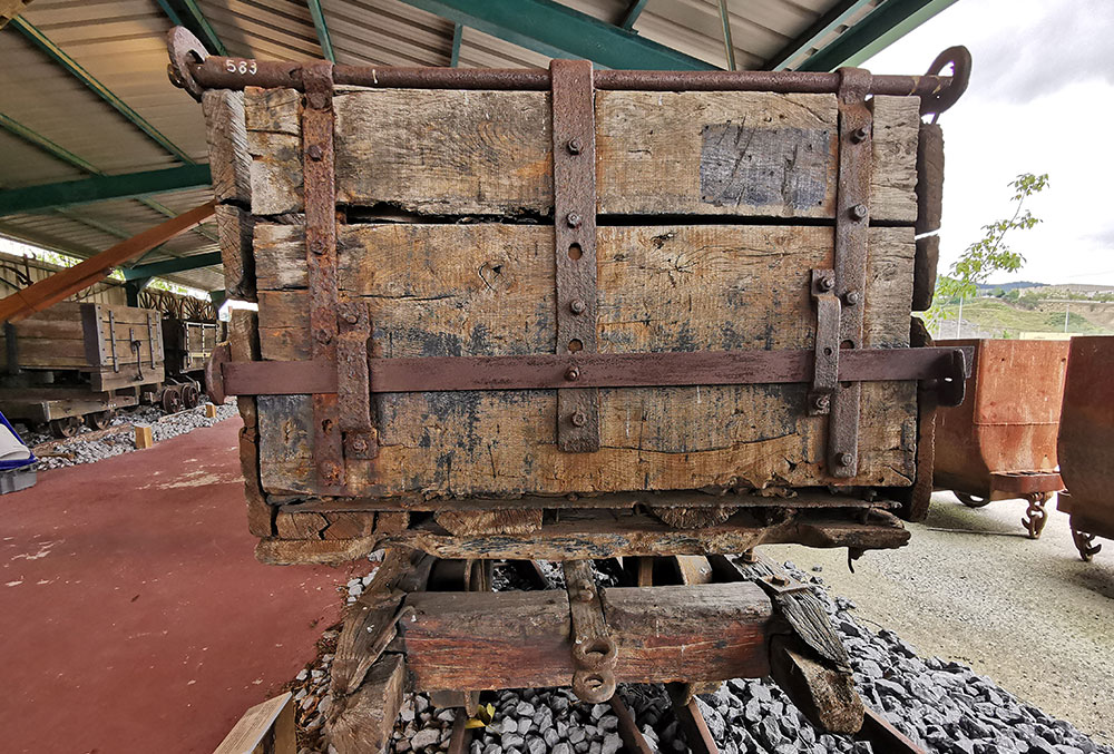 Vagonetas mineras en Gallarta. Foto de Meatzaldea – Museo Minería País Vasco