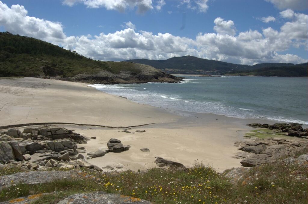 Casa Playa Balares, en Ponteceso (A Coruña).