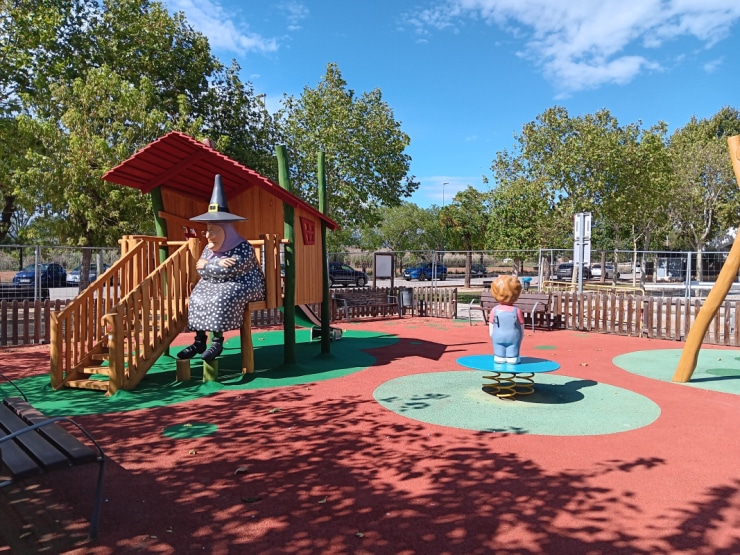 Parque infantil de les Tres Bessones. Foto de l'Ajuntament de Palau-solità i Plegamans (Barcelona)