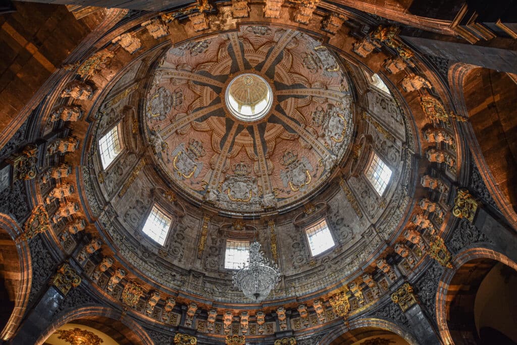 Interior de la cúpula del Santuario de Loiola (Guipúzcoa). Por Mark