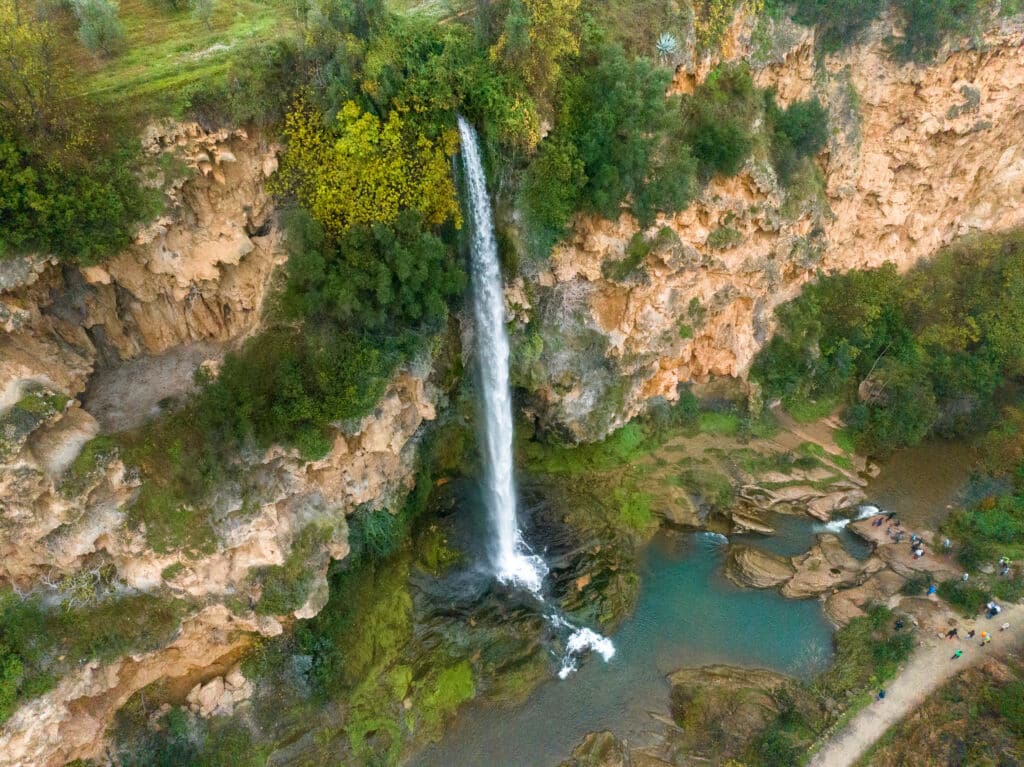 Cascada del Salto de la Novia en Navajas. Por Fotos ZonaFreeDrone