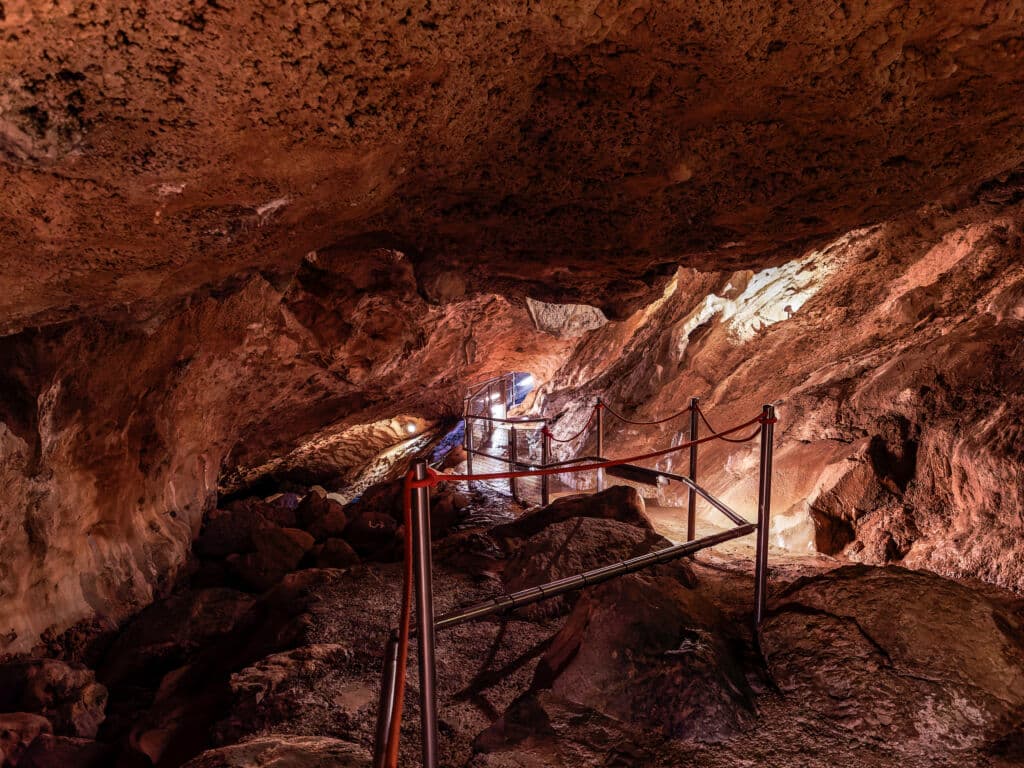 Cueva de Las Güixas (Huesca). Por Javier
