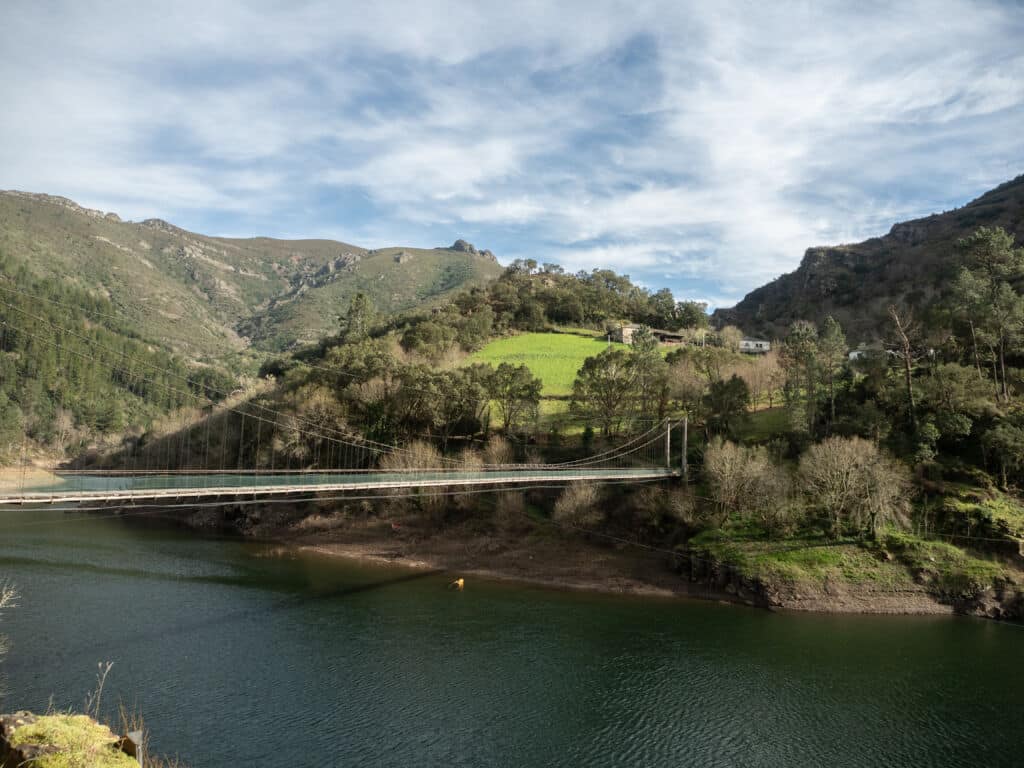 Puente de Riodeporcos, en Asturias. Por Nicholas.