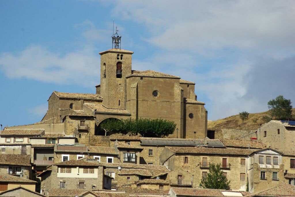 Iglesia de Aibar/Oibar, en Navarra. Foto del Archivo del patrimonio inmaterial de Navarra