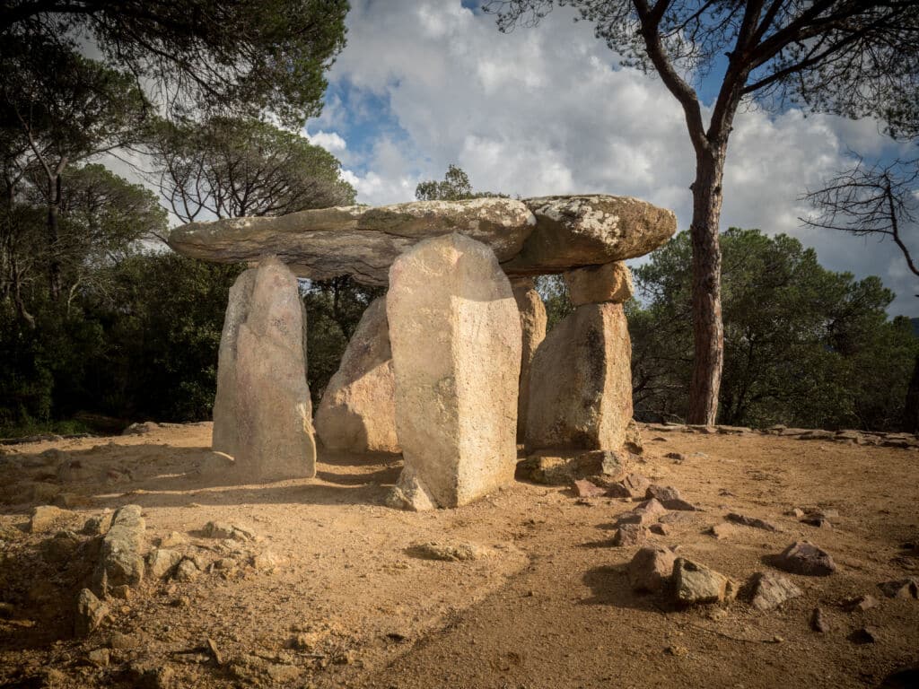 Dolmen de Pedra Gentil (Barcelona). Por Xevi Vilaregut.