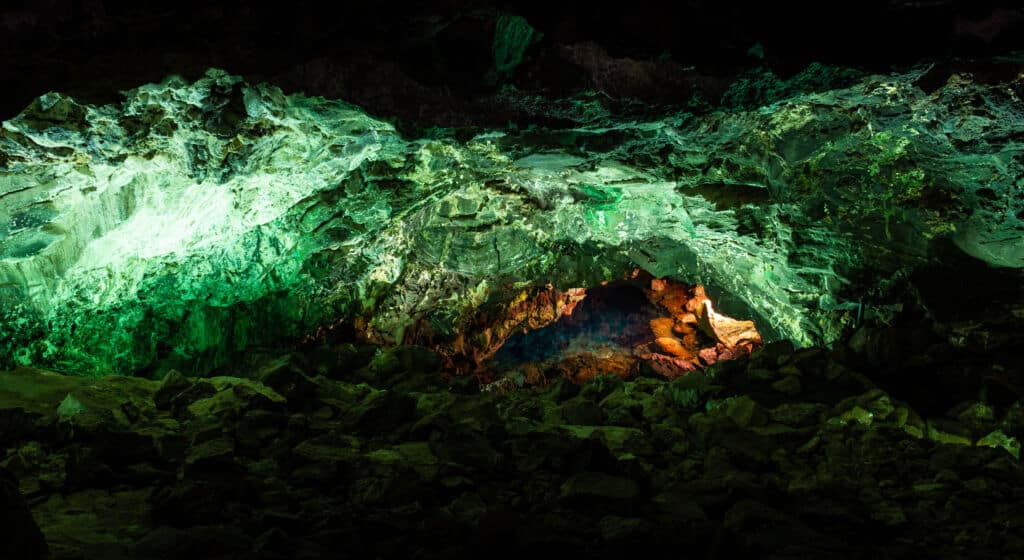 Cueva de los Verdes en Haría (Lanzarote). Por Josu Ozkaritz