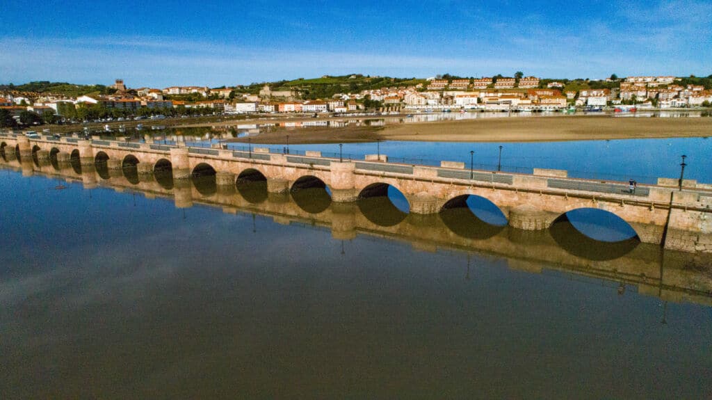 Puente de La Maza, en san Vicente de la Barquera (Cantabria).