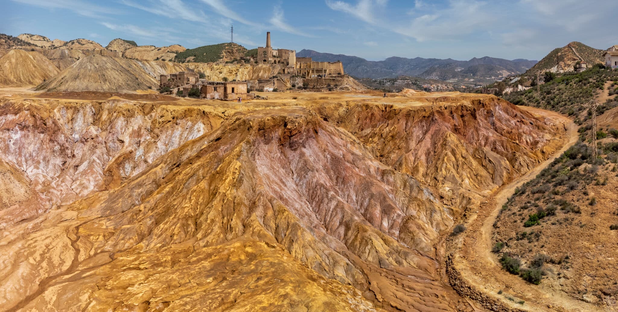 6 rutas de arqueología industrial rural: el encanto de lo oxidado