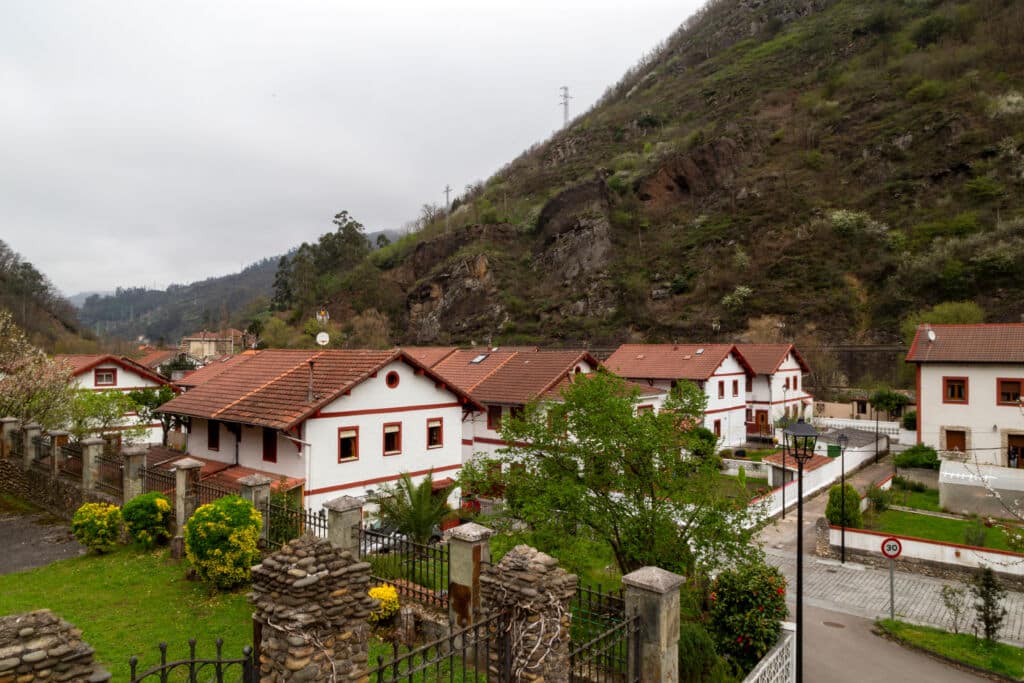 El poblado minero de Bustiello (Asturias). Por Nandi Estévez