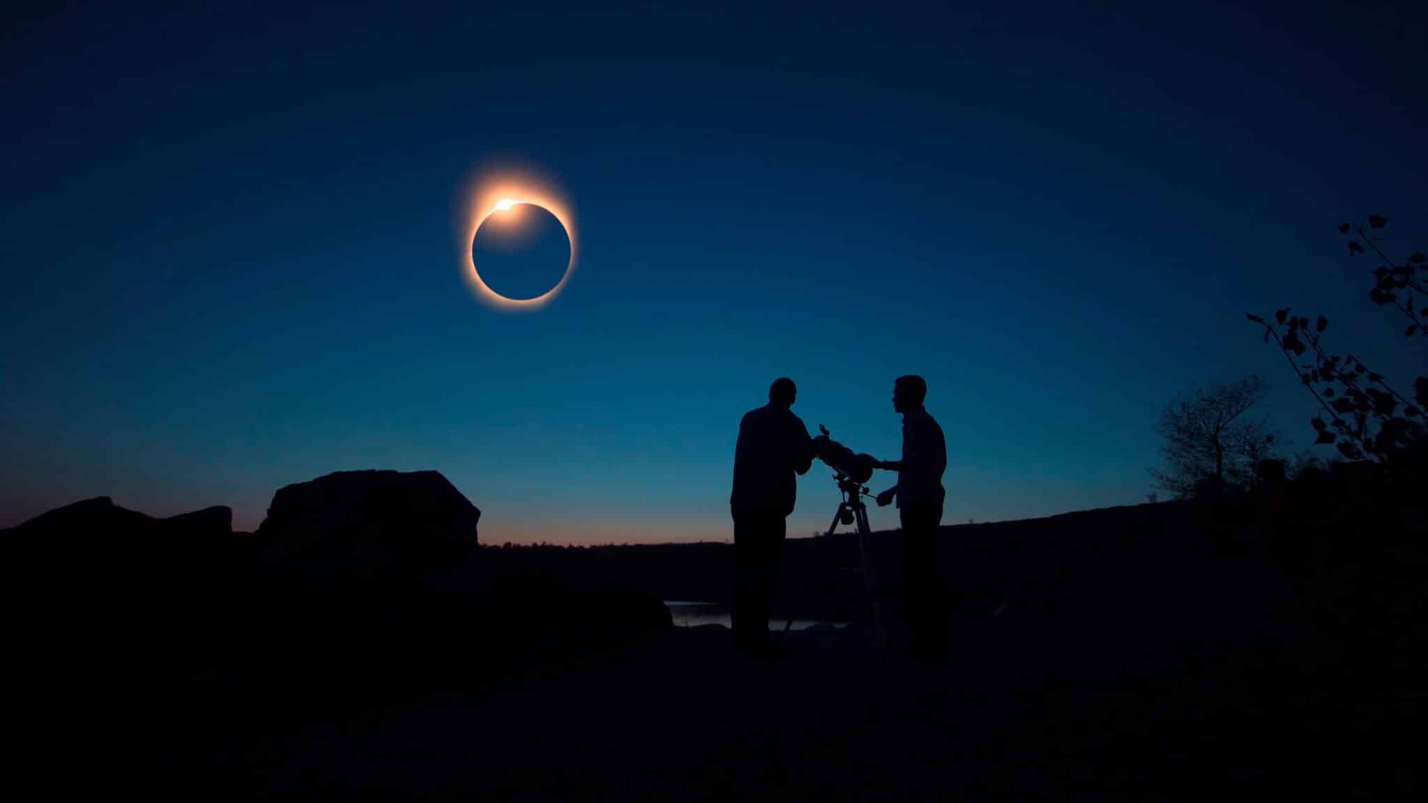 Consejos de experto para disfrutar del eclipse del siglo: “No habremos vivido un día igual”, dice el astrofísico Joan Antón Català