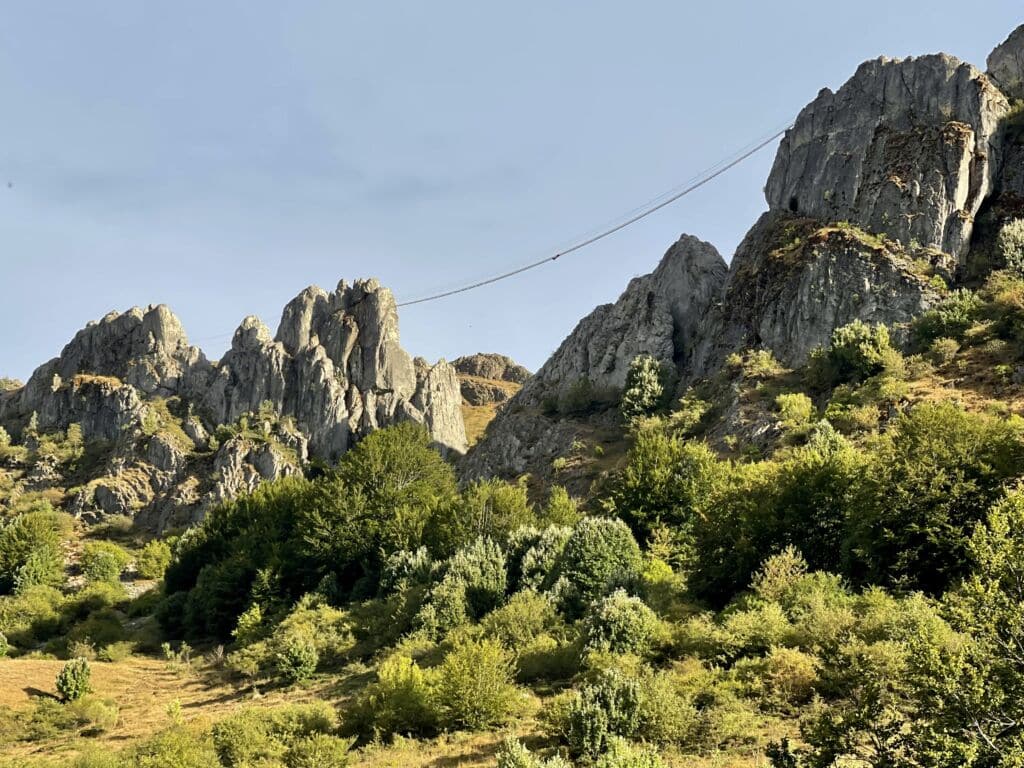 Puente tibetano de Sabero (vía ferrata). Cedida por el Consorcio Provincial de Turismo de León.